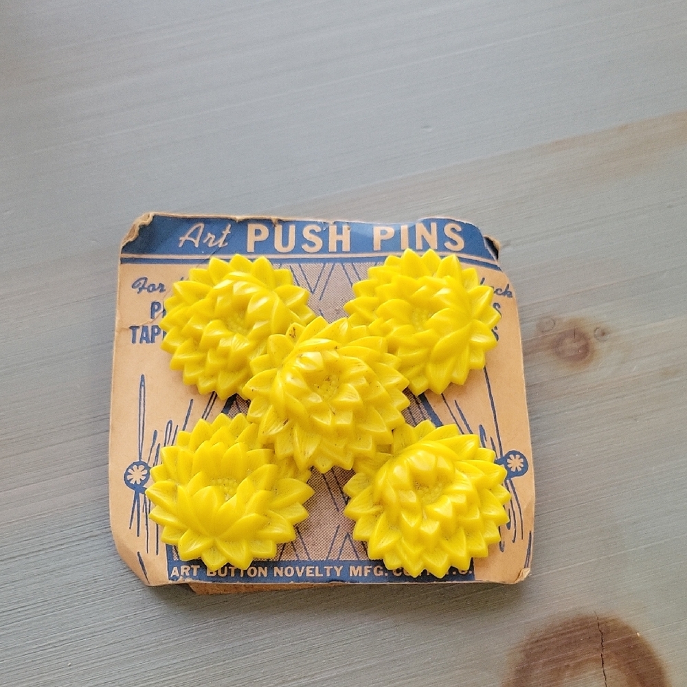 Vintage Yellow Plastic Flower Art Push Pins On Original Card- Set of 5
